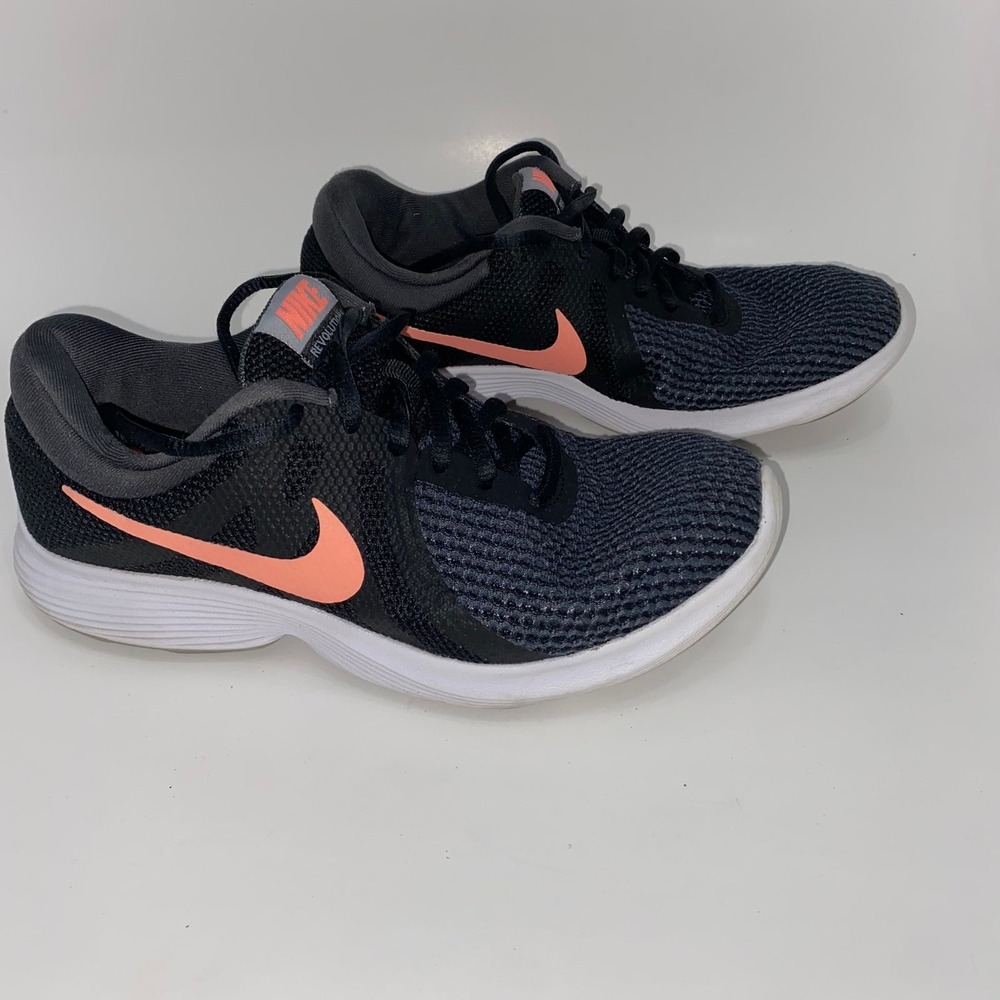 Nike‎